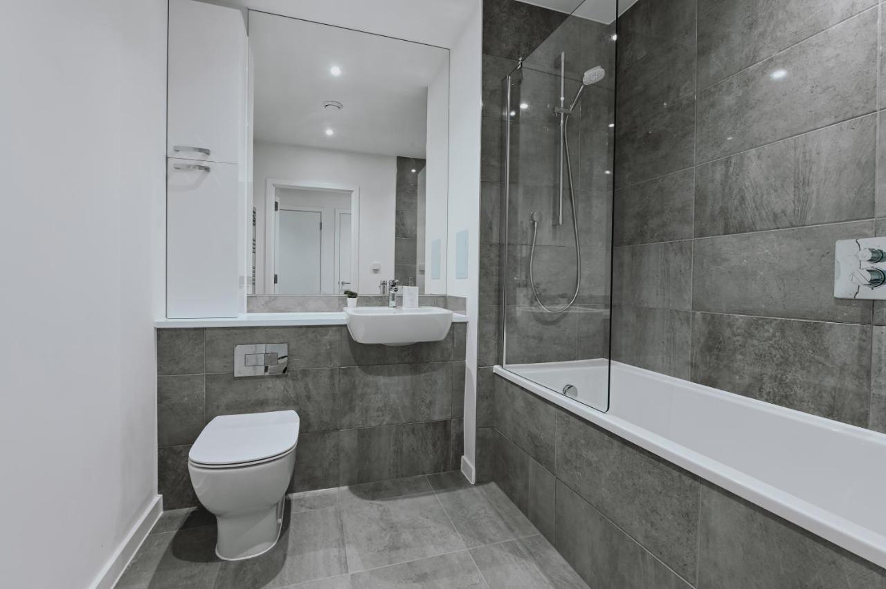 לונדון Khayat Homes - The Owelor - Two Bed מראה חיצוני תמונה