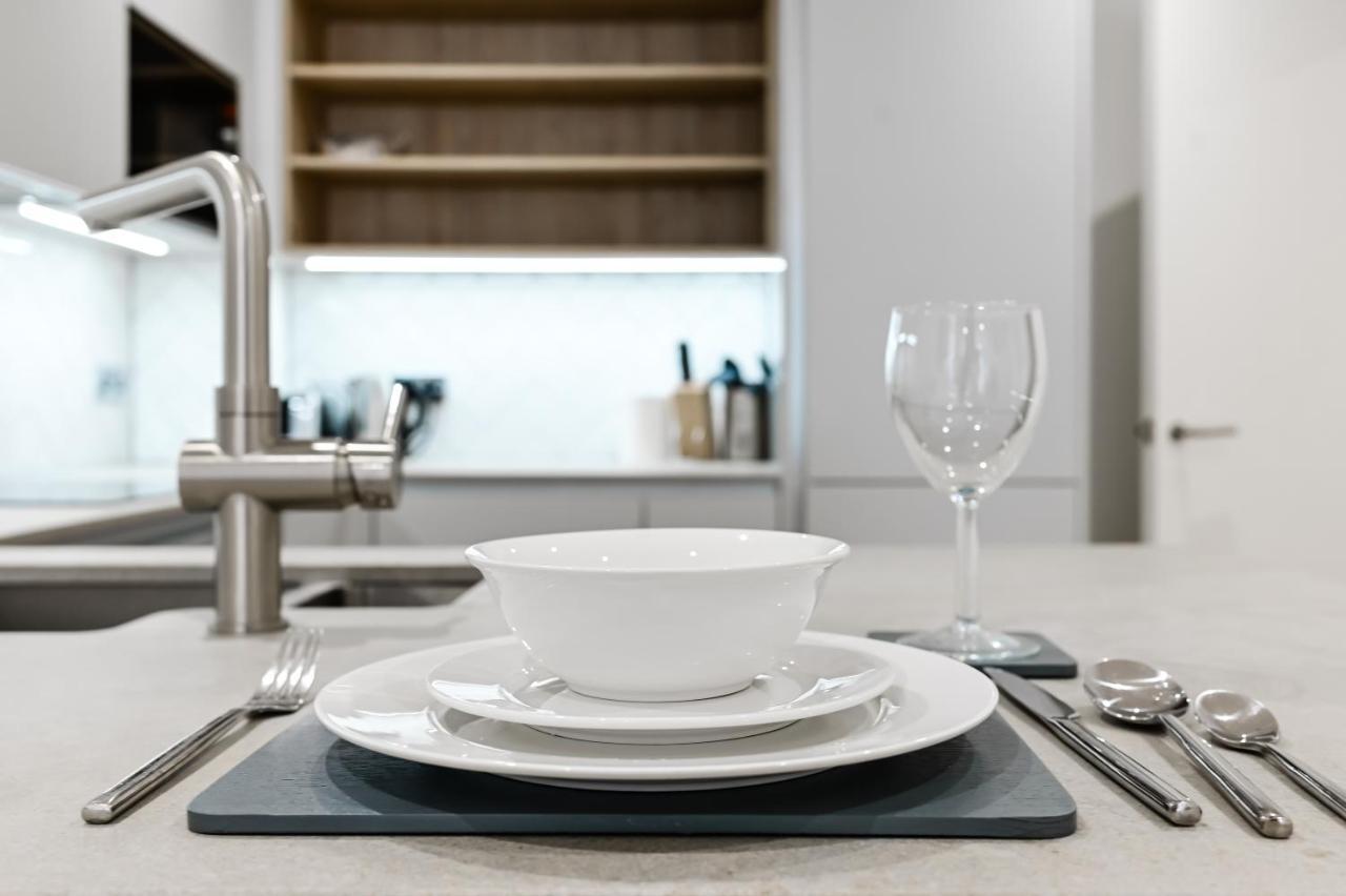 לונדון Khayat Homes - The Owelor - Two Bed מראה חיצוני תמונה